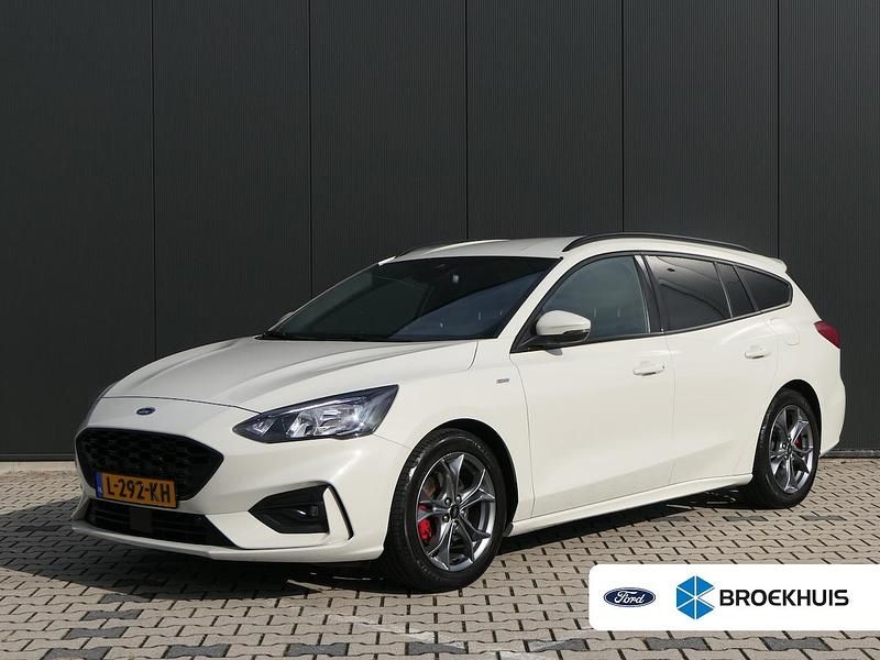 Wit Occasion 2021 Ford Focus ST-Line X Stationwagen | € 18.440 (Goede deal) - Afbeelding 1/4