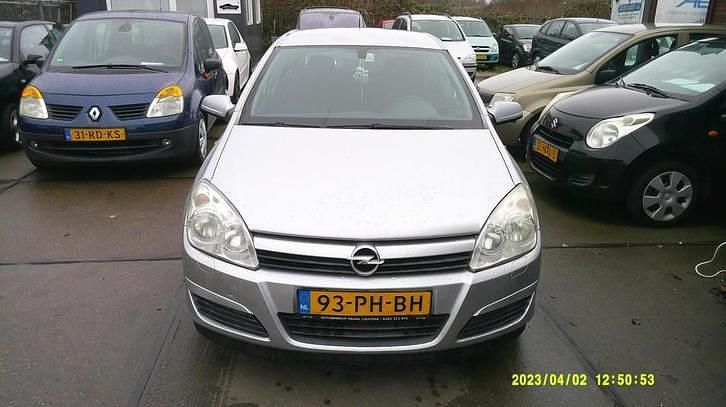 Occasion Opel Astra Enjoy 105 PK (77 kW) 2004 Grijs Stationwagen