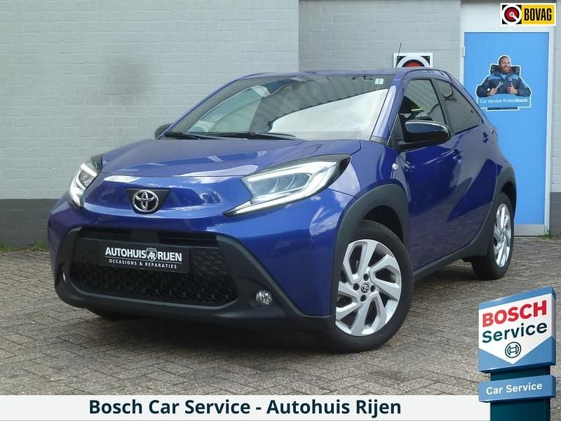 Blauw Gebruikt 2025 Toyota Aygo X Active SUV | € 19.845 - Afbeelding 1/4