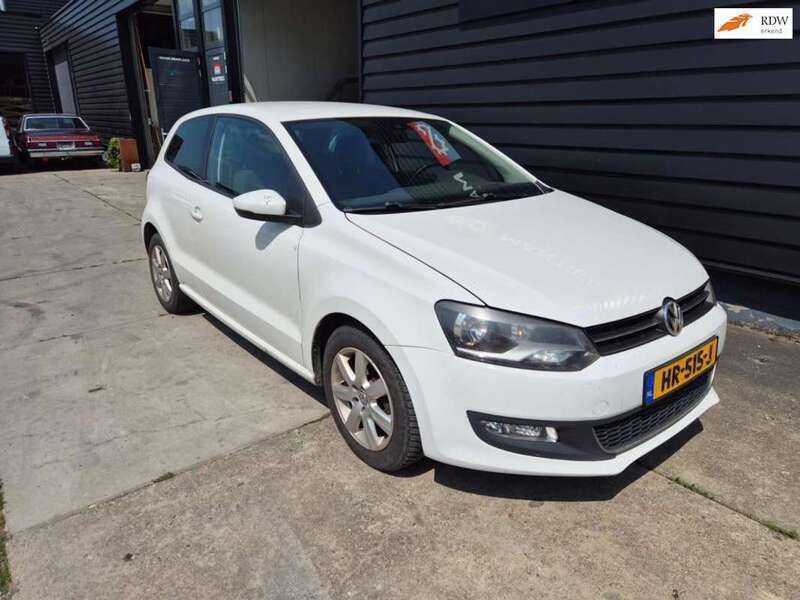Wit Gebruikt 2011 VW Polo Comfortline Hatchback | € 2.750 (Goede deal) - Afbeelding 1/4