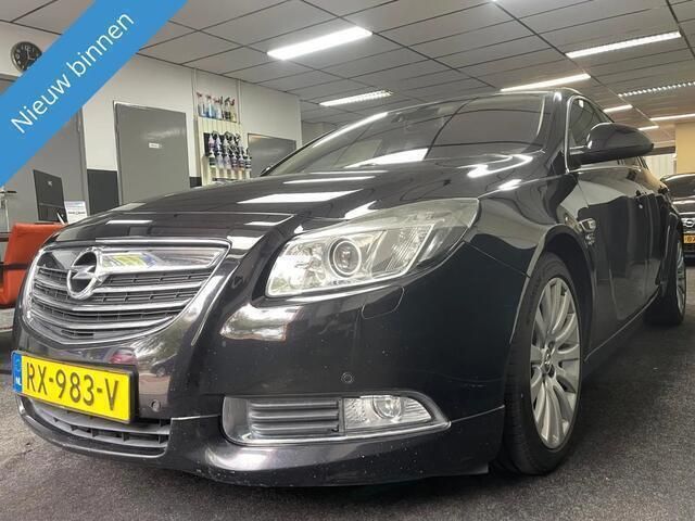 Zwart Gebruikt 2009 Opel Insignia Executive Hatchback | € 5.749 (Goede deal) - Afbeelding 1/4