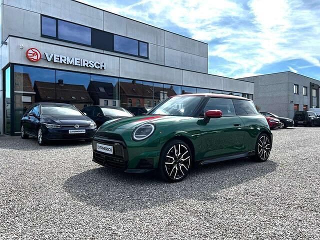 Groen Gebruikt 2024 Mini Cooper SE Hatchback | € 34.499 (Eerlijke prijs) - Afbeelding 1/4