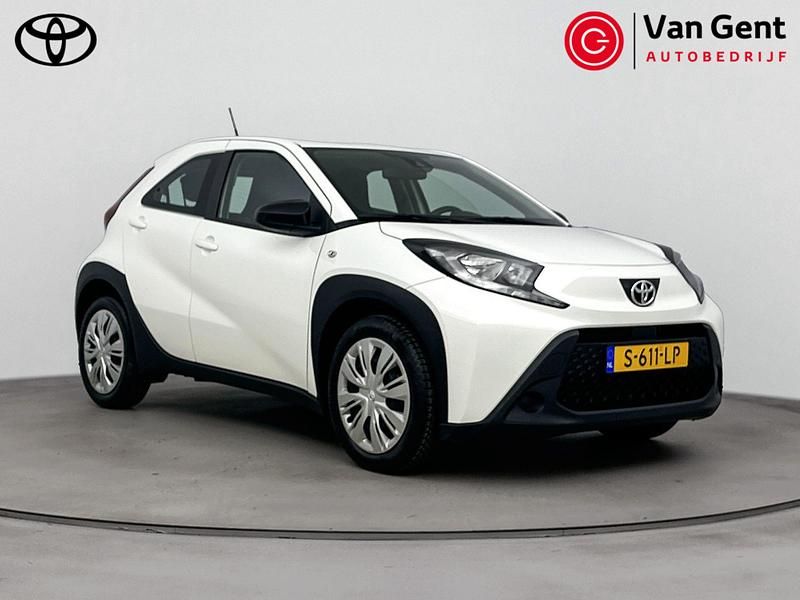 Wit Occasion 2023 Toyota Aygo X Play SUV | € 16.499 (Goede deal) - Afbeelding 1/4
