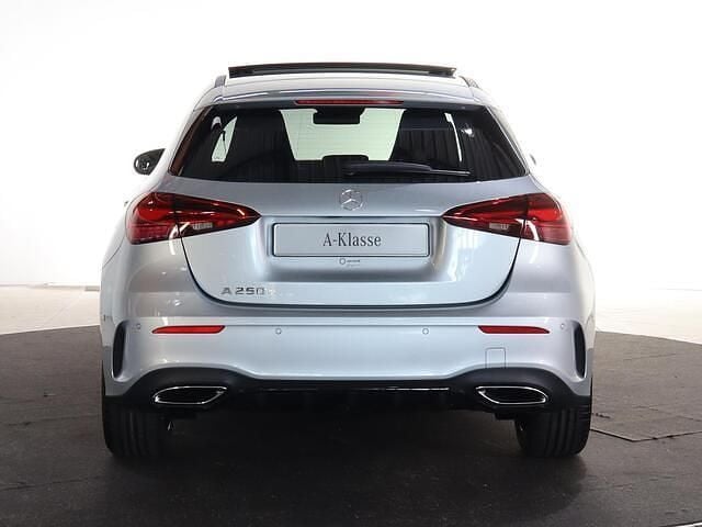 Nieuw Mercedes A250 Business 163 PK (119 kW) 2026 Zilver Hatchback