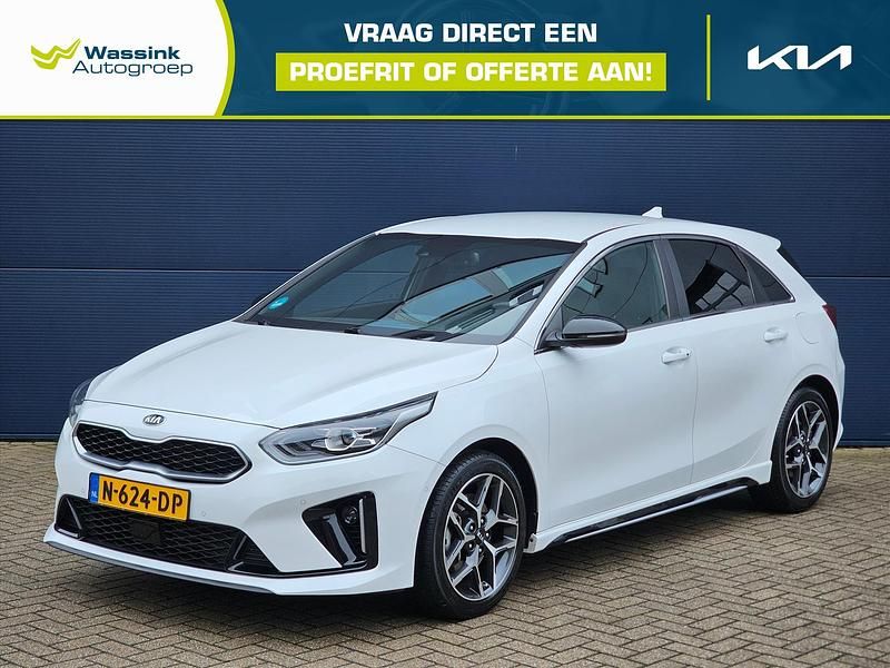 Wit Occasion 2021 Kia Ceed GT-Line Hatchback | € 20.035 (Super prijs) - Afbeelding 1/4