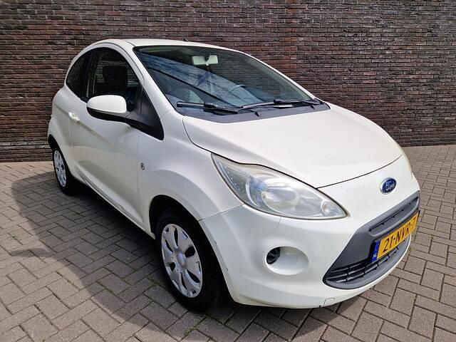Wit Gebruikt 2010 Ford Ka Hatchback | € 1.995 (Eerlijke prijs) - Afbeelding 1/4