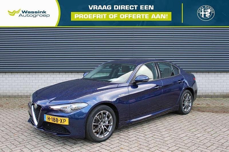 Blauw Gebruikt 2020 Alfa Romeo Giulia Super Sedan | € 34.440 (Eerlijke prijs) - Afbeelding 1/4