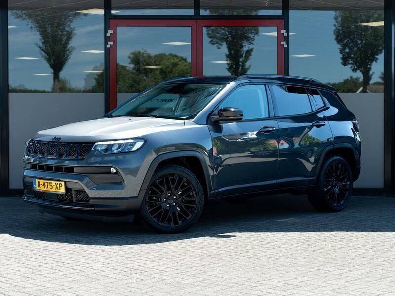 Grijs Gebruikt 2022 Jeep Compass Night Eagle SUV | € 27.500 (Goede deal) - Afbeelding 1/4