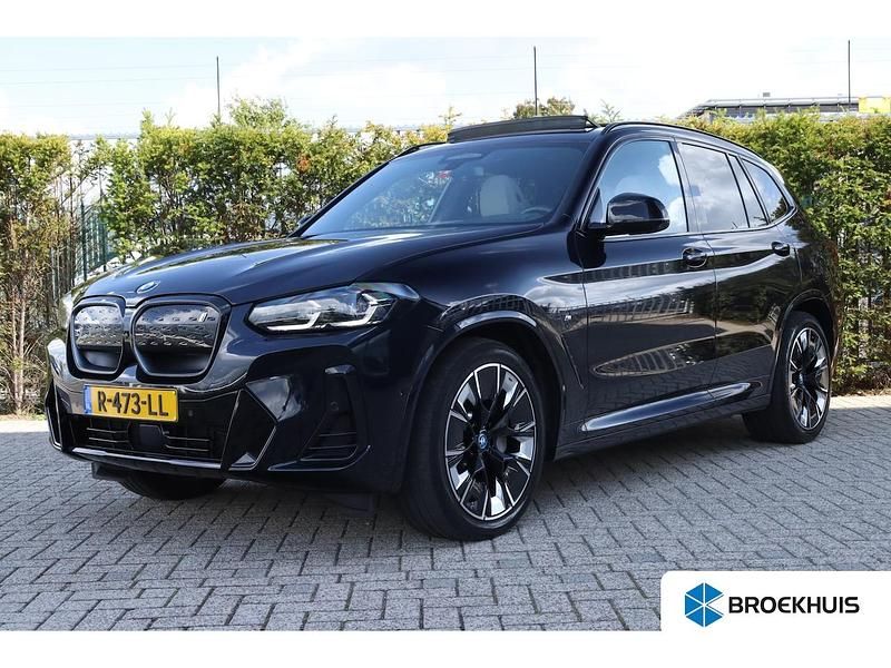 Zwart Gebruikt 2022 BMW iX3 Executive SUV | € 41.900 (Eerlijke prijs) - Afbeelding 1/4