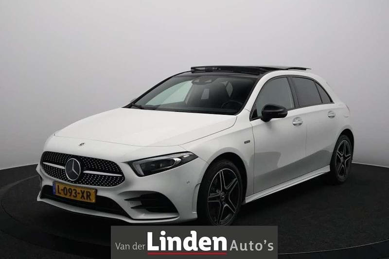 Wit Gebruikt 2021 Mercedes A250 Business Hatchback | € 31.450 (Eerlijke prijs) - Afbeelding 1/4