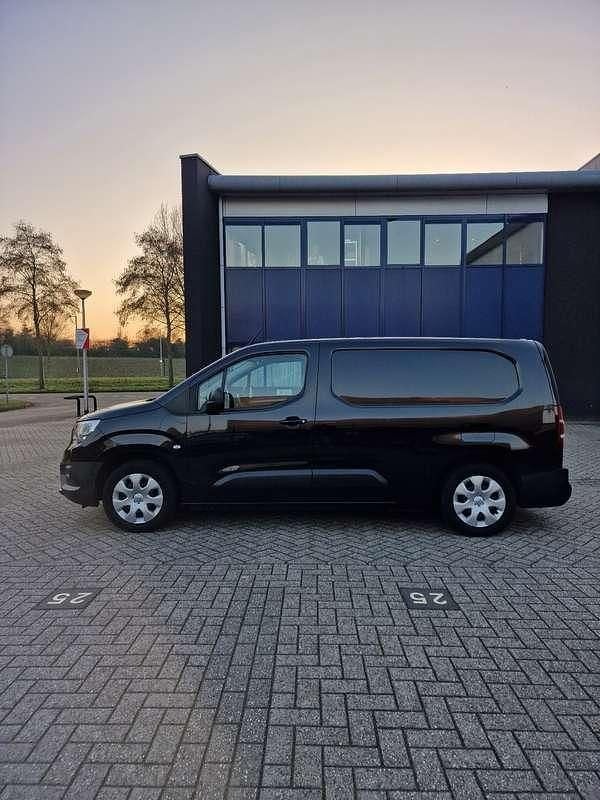 Occasion Opel Combo 131 PK (96 kW) 2022 Zwart Hatchback
