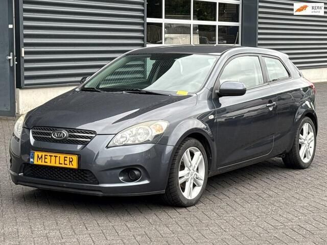 Grijs Gebruikt 2010 Kia ProCeed Hatchback | € 2.250 - Afbeelding 1/4