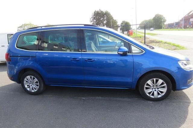 Blauw Gebruikt 2019 VW Sharan Comfortline MPV | € 27.990 - Afbeelding 1/4