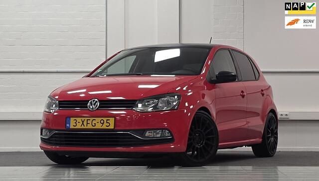 Rood Occasion 2014 VW Polo Comfortline Hatchback | € 6.994 (Eerlijke prijs) - Afbeelding 1/3
