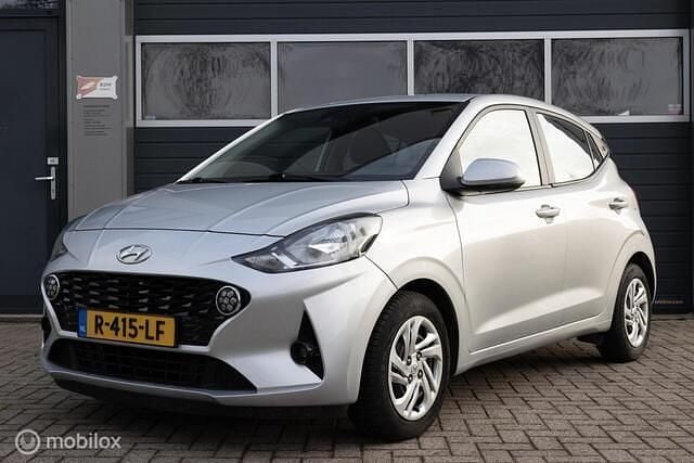 Grijs Occasion 2022 Hyundai i10 Comfort Hatchback | € 11.950 (Goede deal) - Afbeelding 1/4