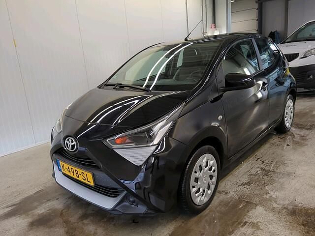 Occasion Toyota Aygo X-play 74 PK (54 kW) 2021 Zwart Hatchback