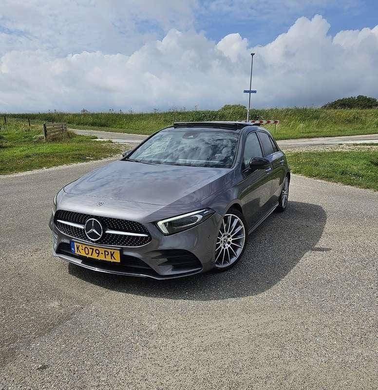 Grijs Gebruikt 2019 Mercedes A220 Premium Plus Stationwagen | € 19.500 (Super prijs) - Afbeelding 1/4