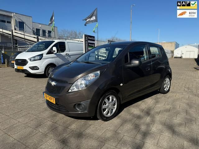 Bruin Gebruikt 2012 Chevrolet Spark LS Hatchback | € 2.449 (Eerlijke prijs) - Afbeelding 1/4