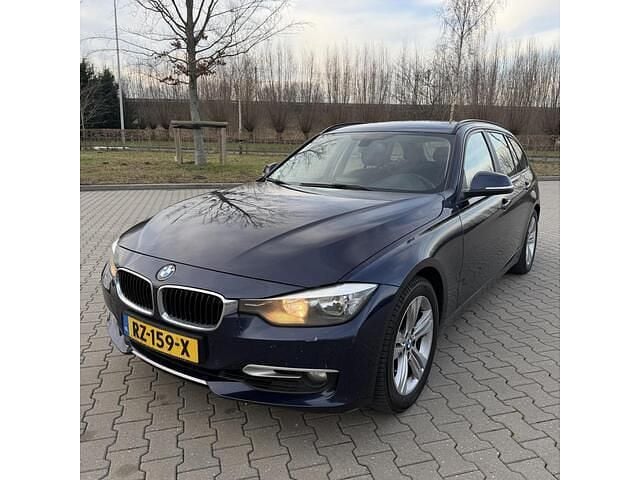 Blauw Occasion 2014 BMW 330 Executive Stationwagen | € 7.500 (Goede deal) - Afbeelding 1/4