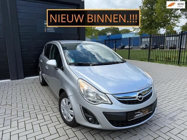 Zilver Gebruikt 2011 Opel Corsa Hatchback | € 4.450 (Eerlijke prijs) - Afbeelding 1/4