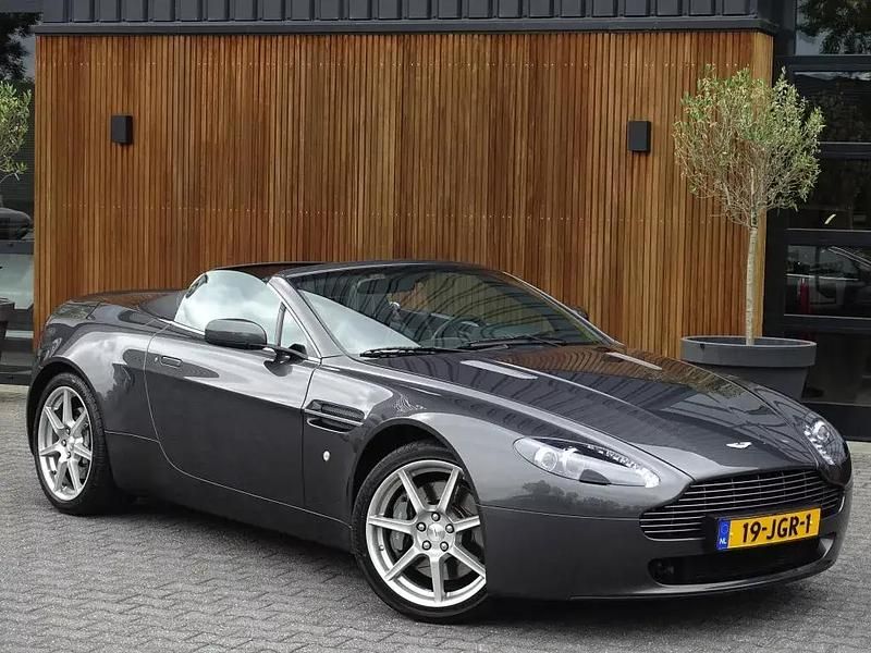 Grijs Gebruikt 2007 Aston Martin V8 Vantage Coupé | € 54.995 (Eerlijke prijs) - Afbeelding 1/4