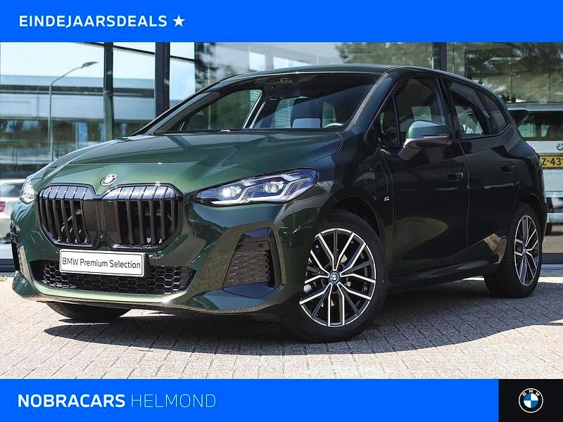 Groen Gebruikt 2023 BMW 225 Active Tourer Executive MPV | € 35.950 (Eerlijke prijs) - Afbeelding 1/4