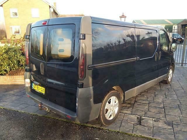 Occasion Opel Vivaro 82 PK (60 kW) 2002 Blauw MPV