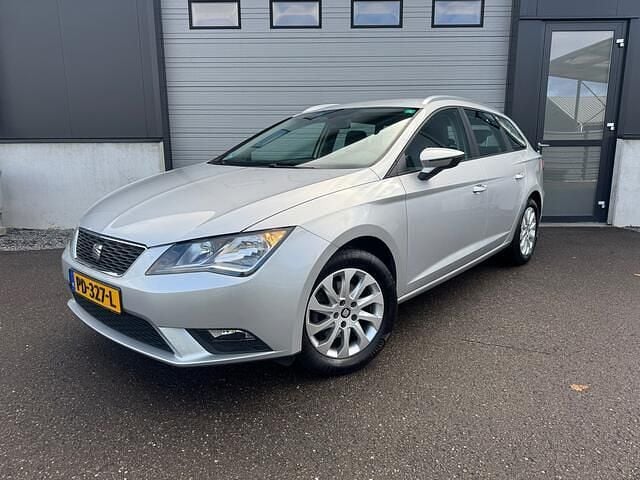 Grijs Gebruikt 2014 Seat Leon ST Style Stationwagen | € 9.250 (Goede deal) - Afbeelding 1/4