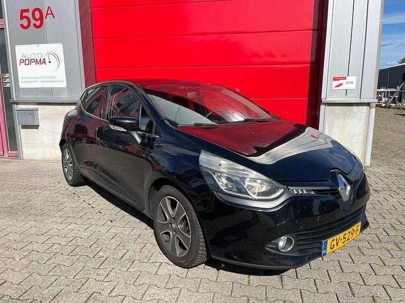 Zwart Gebruikt 2015 Renault Clio IV Night&Day Hatchback | € 5.800 (Eerlijke prijs) - Afbeelding 1/4