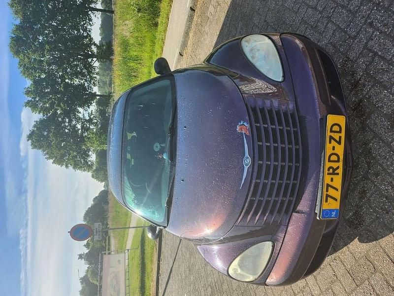 Paars Gebruikt 2005 Chrysler PT Cruiser Clasic Hatchback | € 1.000 (Eerlijke prijs) - Afbeelding 1/4