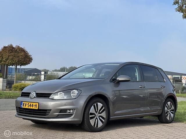 Grijs Gebruikt 2017 VW Golf VII Highline Hatchback | € 13.900 (Goede deal) - Afbeelding 1/4