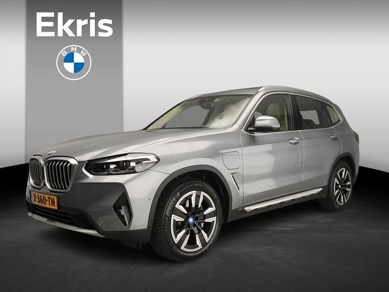 Grijs, metallic lak Gebruikt 2024 BMW X3 Basis SUV | € 57.900 (Eerlijke prijs) - Afbeelding 1/4