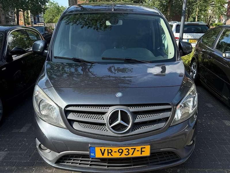 Grijs Gebruikt 2015 Mercedes Citan 109 Van | € 4.950 (Eerlijke prijs) - Afbeelding 1/4