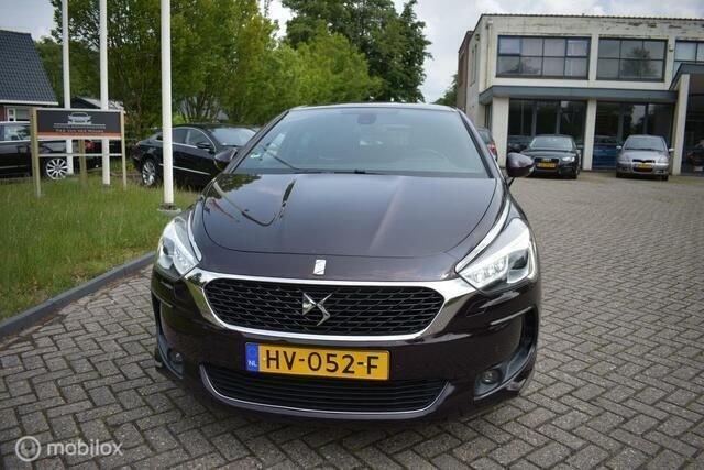 Occasion DS Automobiles DS5 Chic 165 PK (121 kW) 2016 Paars Hatchback