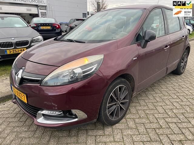 Rood Gebruikt 2012 Renault Scénic III Bose Edition MPV | € 1.950 (Eerlijke prijs) - Afbeelding 1/4