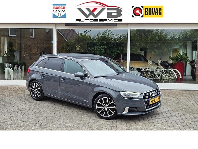 Grijs Gebruikt 2017 Audi A3 Sport Hatchback | € 13.849 (Eerlijke prijs) - Afbeelding 1/4