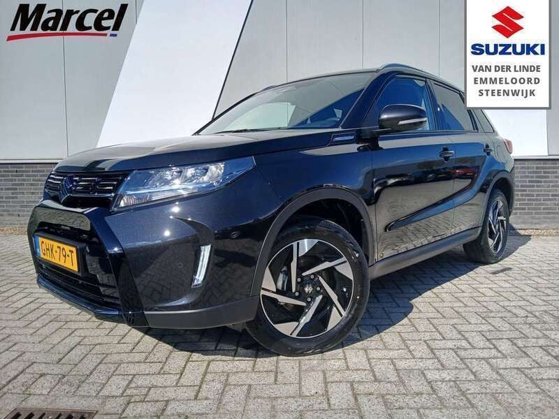Zwart Gebruikt 2024 Suzuki Vitara Style SUV | € 30.900 (Iets duurder) - Afbeelding 1/3