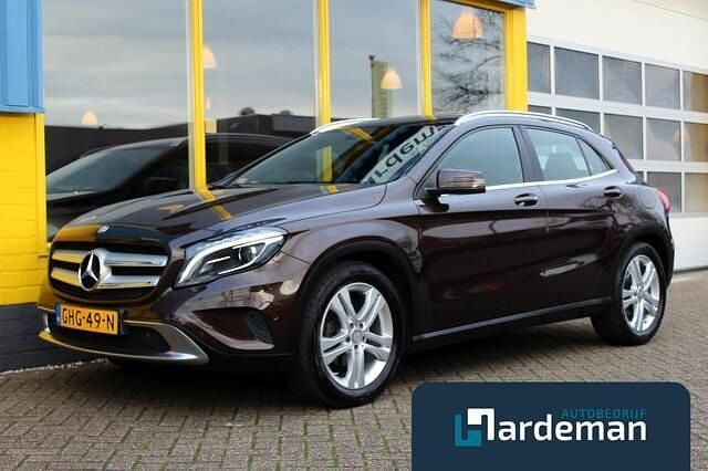 Bruin Gebruikt 2015 Mercedes GLA200 SUV | € 15.900 (Goede deal) - Afbeelding 1/4