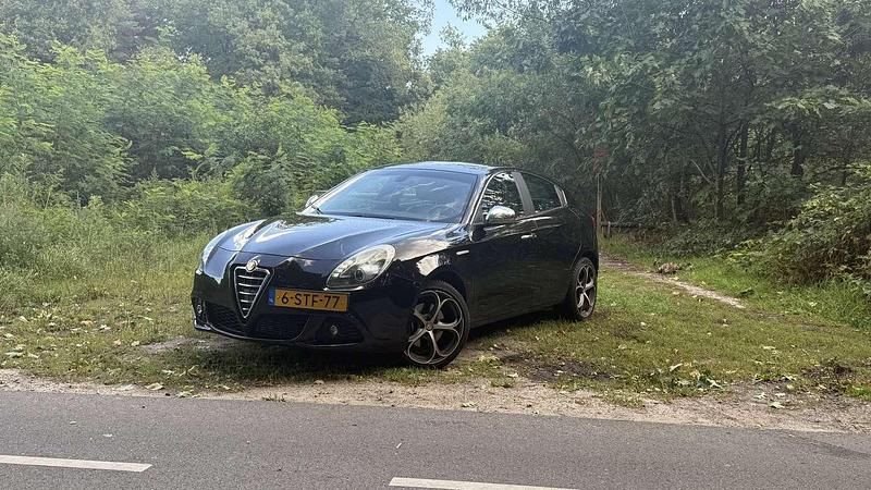 Gebruikt 2013 Alfa Romeo Giulietta Turismo Hatchback | € 13.500 (Duur) - Afbeelding 1/4