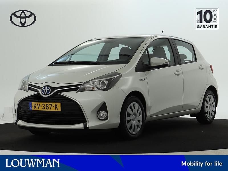 Wit Gebruikt 2017 Toyota Yaris Hybrid Trend Hatchback | € 12.945 (Eerlijke prijs) - Afbeelding 1/4