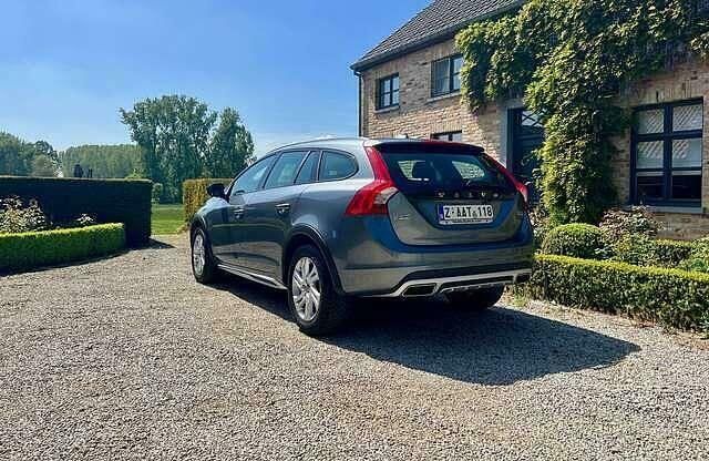 Grijs Gebruikt 2018 Volvo V60 CC Plus Stationwagen | € 22.950 - Afbeelding 1/4
