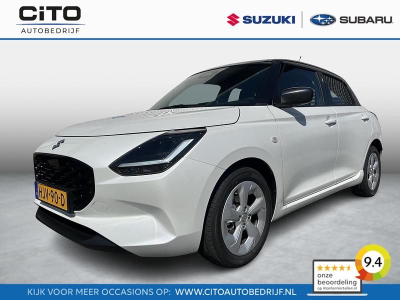 Wit Nieuw 2025 Suzuki Swift Hatchback | € 22.998 (Iets duurder) - Afbeelding 1/4