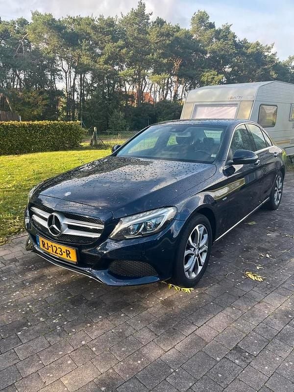 Gebruikt 2017 Mercedes C350 | € 13.900 (Eerlijke prijs) - Afbeelding 1/4