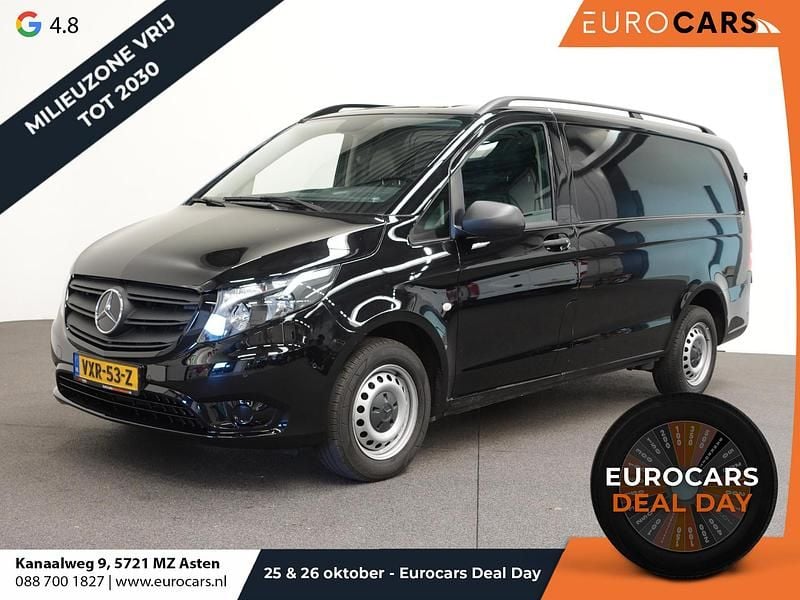 Zwart Gebruikt 2024 Mercedes Vito MPV | € 37.890 (Duur) - Afbeelding 1/4