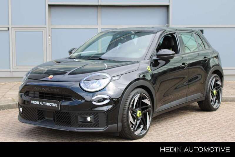 Zwart Nieuw 2025 Fiat 600E Abarth SUV | € 45.990 - Afbeelding 1/3