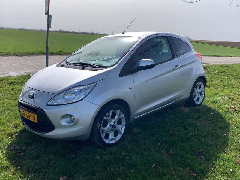 Grijs Gebruikt 2011 Ford Ka Metall Hatchback | € 3.999 (Eerlijke prijs) - Afbeelding 1/4