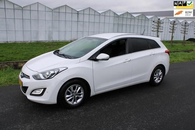 Wit Gebruikt 2014 Hyundai i30 Edition Stationwagen | € 6.900 (Eerlijke prijs) - Afbeelding 1/4