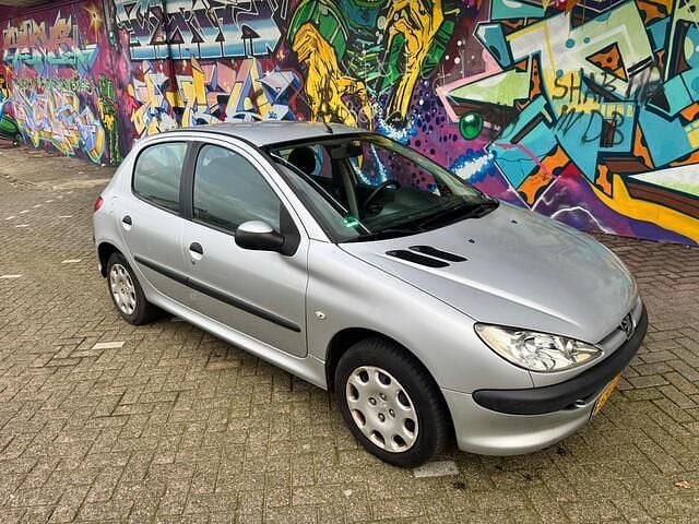 Occasion Peugeot 206 75 PK (55 kW) 2007 Grijs Hatchback