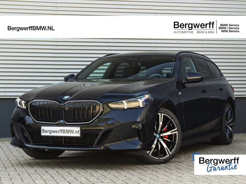 Zwart Gebruikt 2024 BMW 530 M Sport Stationwagen | € 67.875 - Afbeelding 1/4