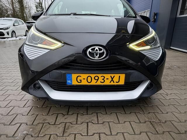Occasion Toyota Aygo X-play 72 PK (52 kW) 2019 Zwart (metallic) Hatchback